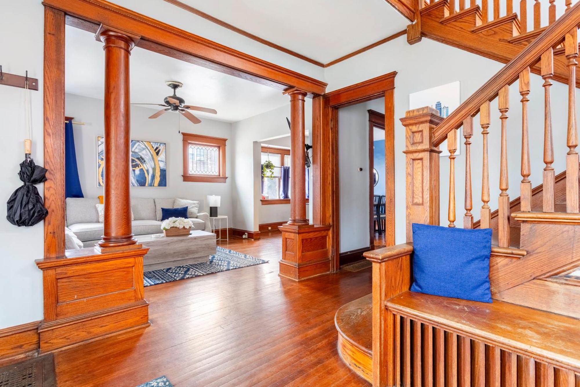 Historic Family Getaway, 5 Star Location, Royal Beds * Kansas City