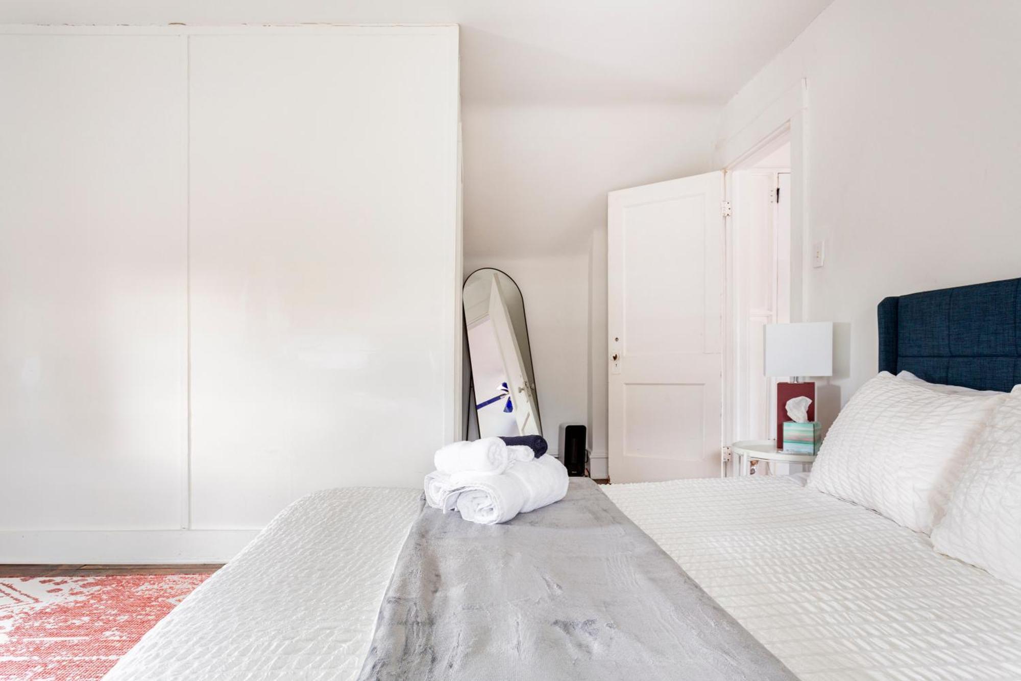 Historic Family Getaway, 5 Star Location, Royal Beds Сasa de vacaciones