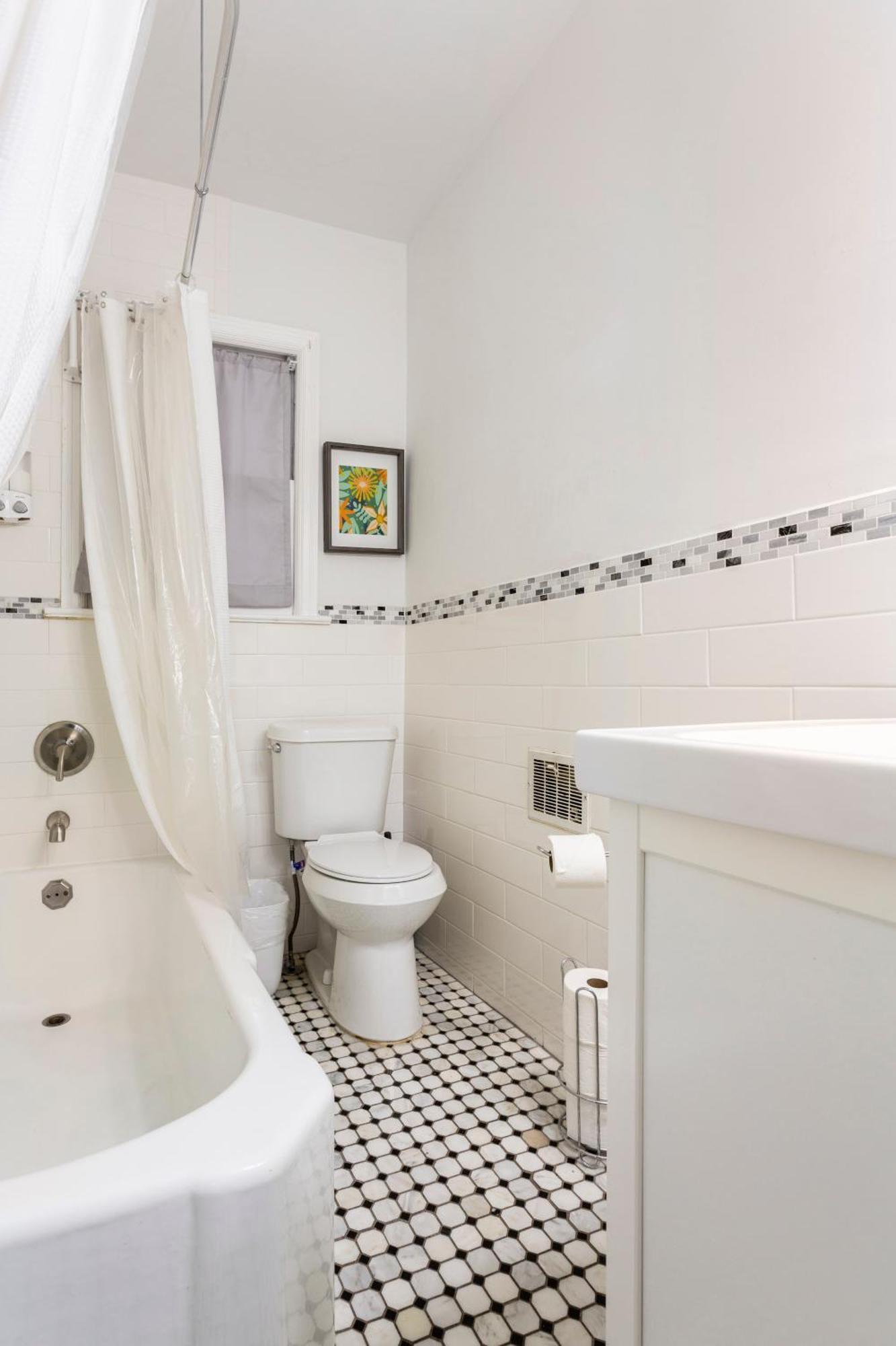 Historic Family Getaway, 5 Star Location, Royal Beds Сasa de vacaciones