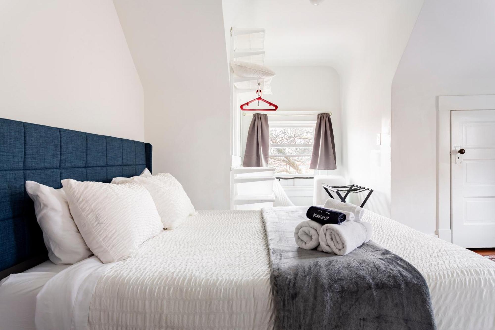 Historic Family Getaway, 5 Star Location, Royal Beds *