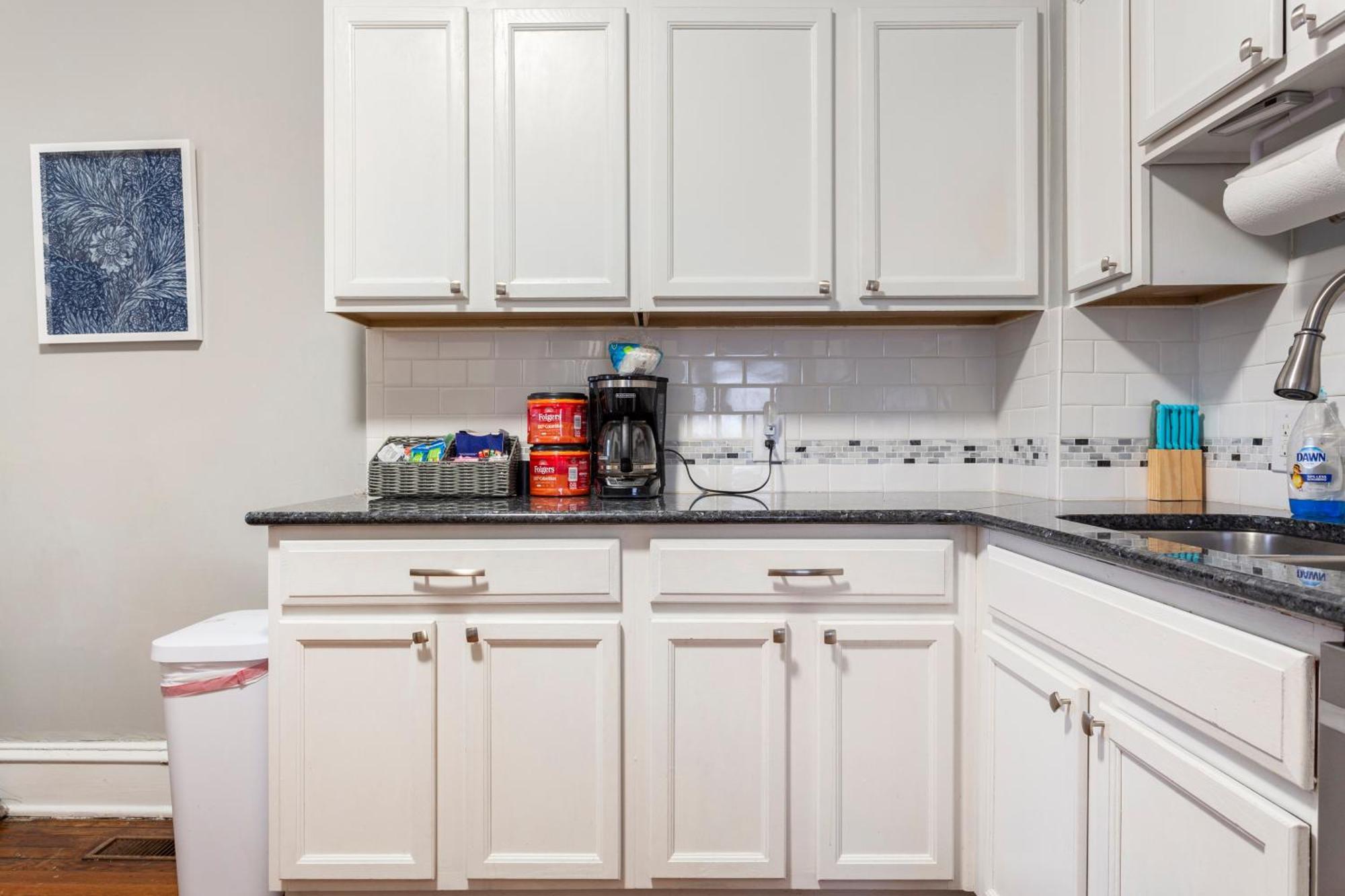 Historic Family Getaway, 5 Star Location, Royal Beds * Kansas City